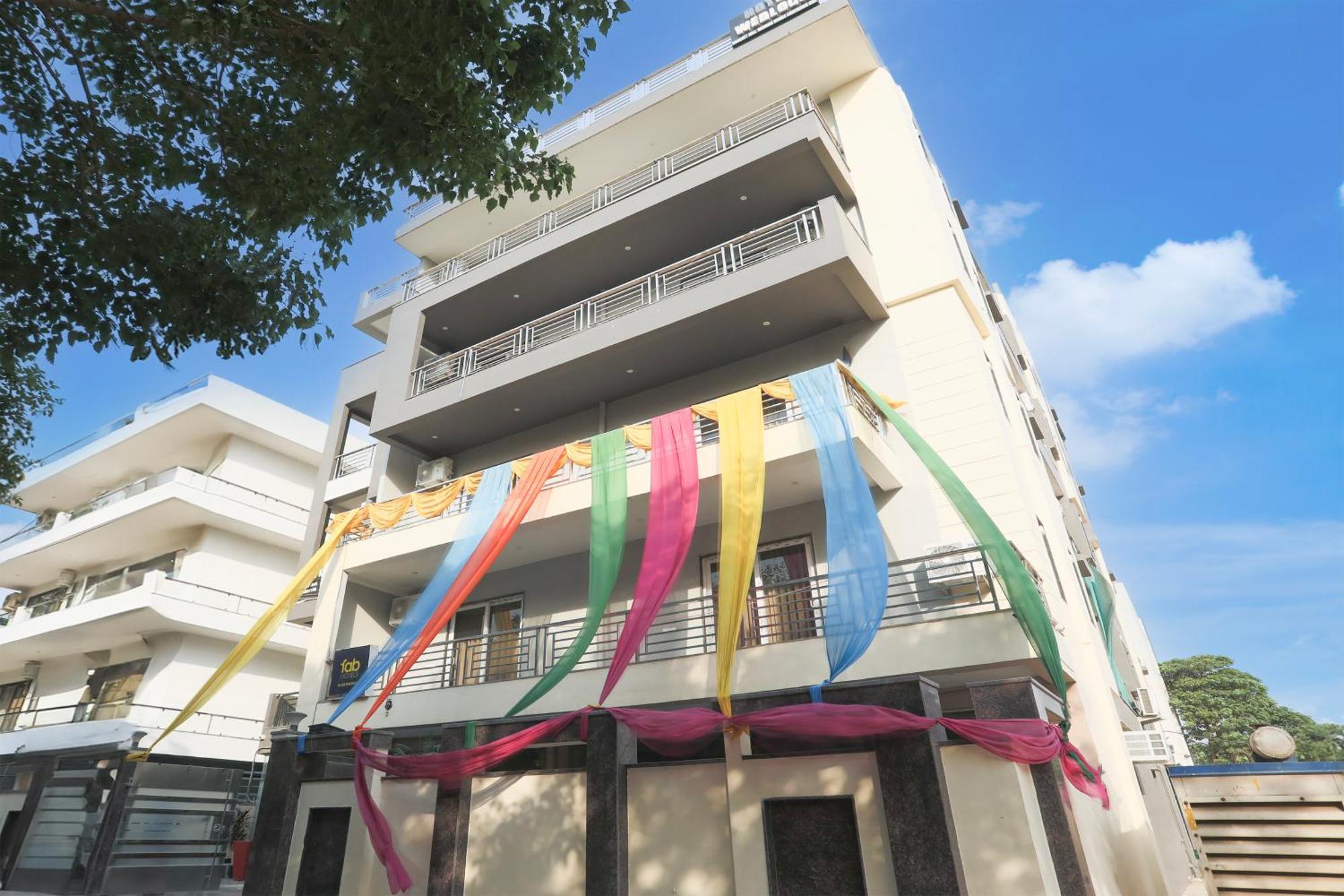 Fabhotel Bliss Premium グルガウン エクステリア 写真