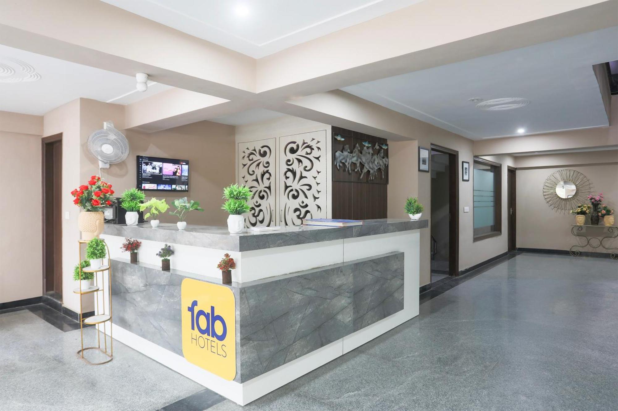 Fabhotel Bliss Premium グルガウン エクステリア 写真