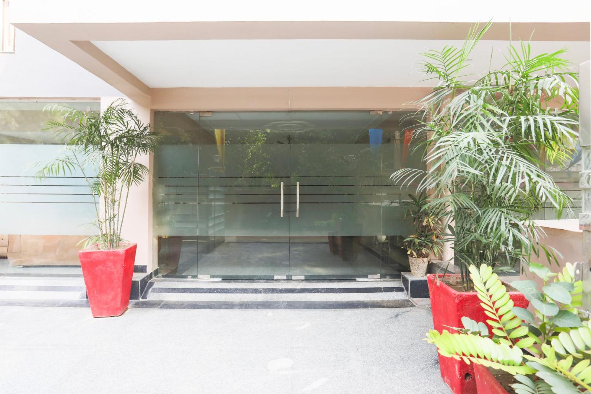 Fabhotel Bliss Premium グルガウン エクステリア 写真
